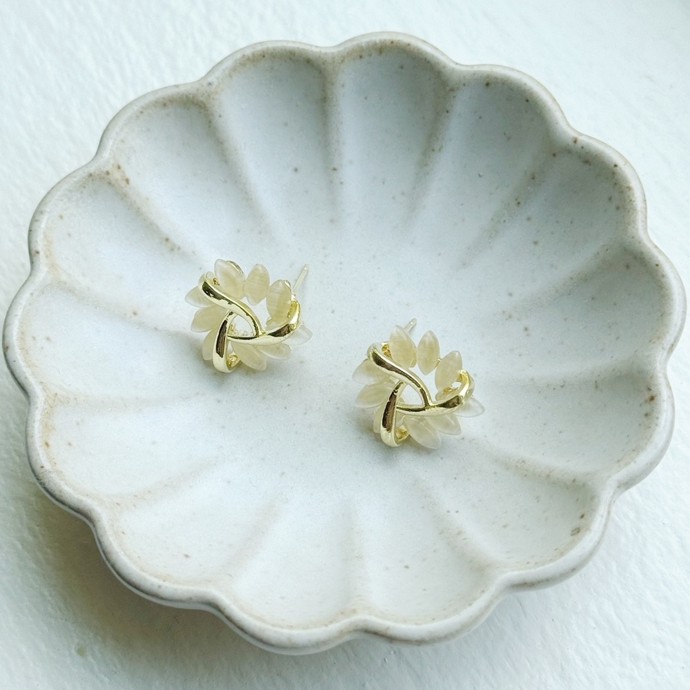 Crystal Ice Stud Earring - Picture 2 of 8